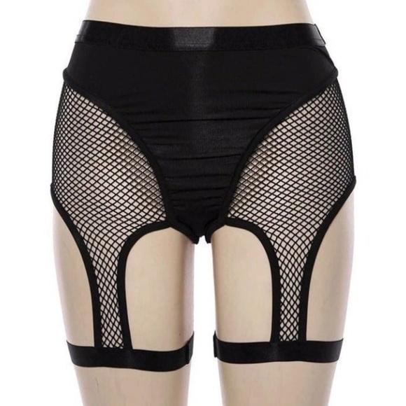 BESTSELLER🌟Sinister Fishnet Shorts - Picture 3 of 7